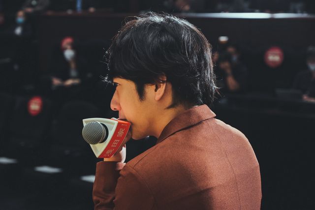 二宮和也、妻夫木聡ら笑顔のキャスト陣！『浅田家！』初日舞台裏ショット：フォトギャラリー