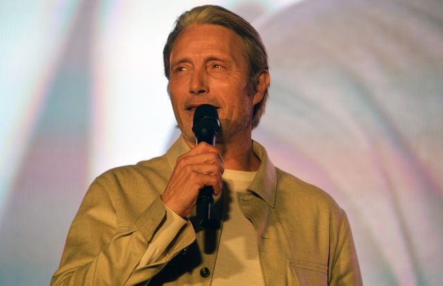 「ハンニバル」マッツ＆ヒューが熱いハグ！「東京コミコン2024」ステージ写真集（2枚目）