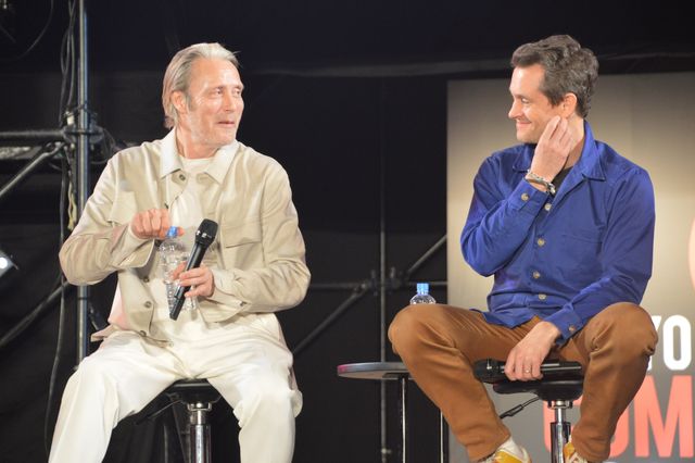 「ハンニバル」マッツ＆ヒューが熱いハグ！「東京コミコン2024」ステージ写真集（16枚目）