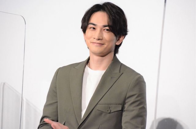 赤楚衛二は役に戻るため餅を食べて体重増！映画『チェリまほ』公開記念舞台あいさつ（3枚目）