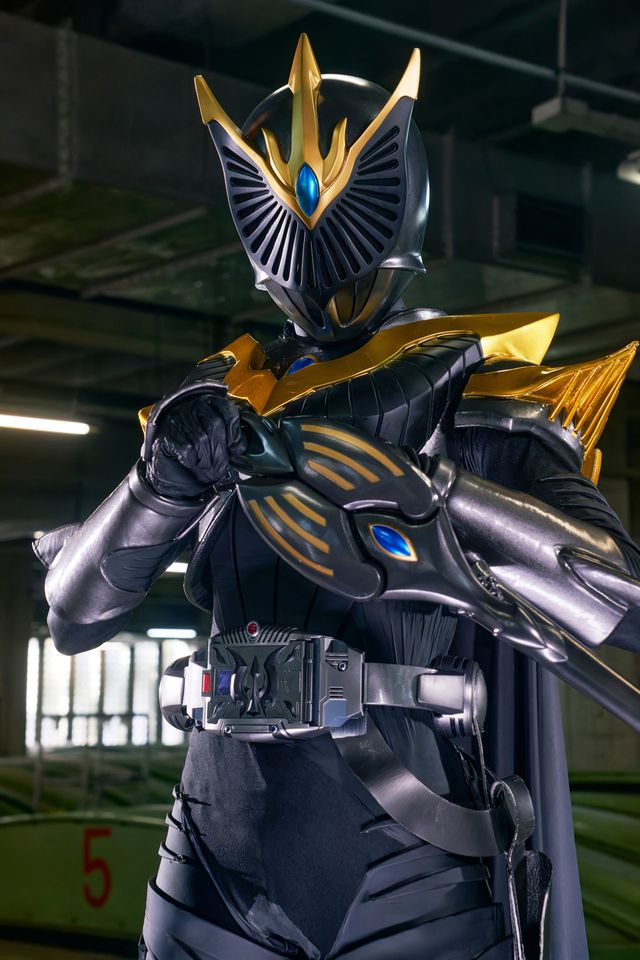 “黒いファム”が誕生！仮面ライダーファタル