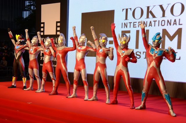 ウルトラヒーロー8人がレッドカーペットに大集合フォトギャラリー：フォトギャラリー