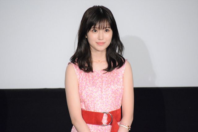 中学時代の浜辺美波！北村匠海ら夏の思い出写真を披露　映画『思い、思われ、ふり、ふられ』初日舞台あいさつ（5枚目）