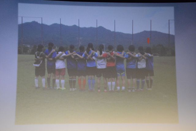 中学時代の浜辺美波！北村匠海ら夏の思い出写真を披露　映画『思い、思われ、ふり、ふられ』初日舞台あいさつ（16枚目）