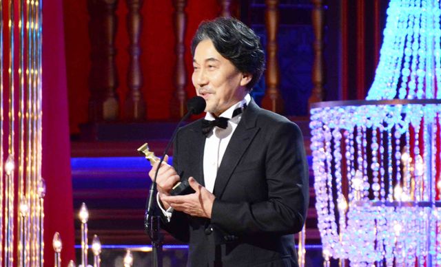 岡田准一、舘ひろしらのスーツ姿がカッコイイ！（11枚目）