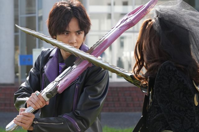 「仮面ライダーガッチャード」スパイは調査官の中にいた！第12話場面カット（5枚目）