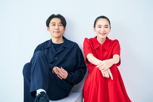 輝く笑顔！高橋一生＆飯豊まりえ、撮りおろし＜9枚＞（9枚目）