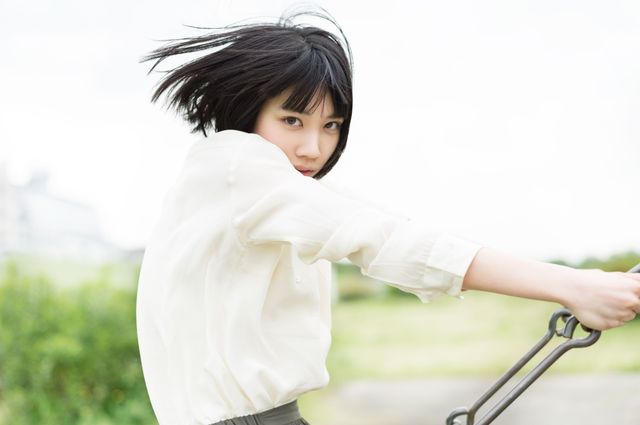松本穂香の透明感！ファーストフォトブック「Negative Pop」：フォトギャラリー