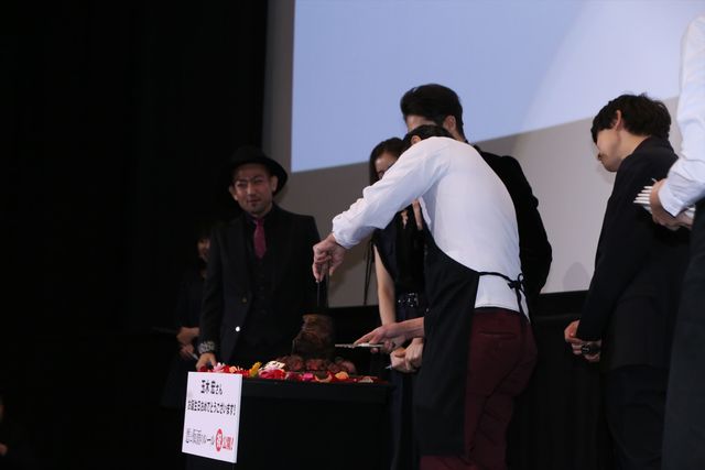 やっぱ吉沢亮、綺麗な顔だ……『悪と仮面のルール』初日舞台あいさつ（16枚目）