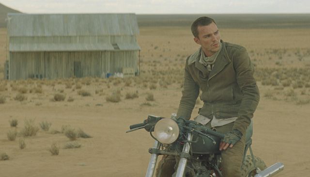 かわいすぎ！エル・ファニングの花嫁姿フォトギャラリー（8枚目）