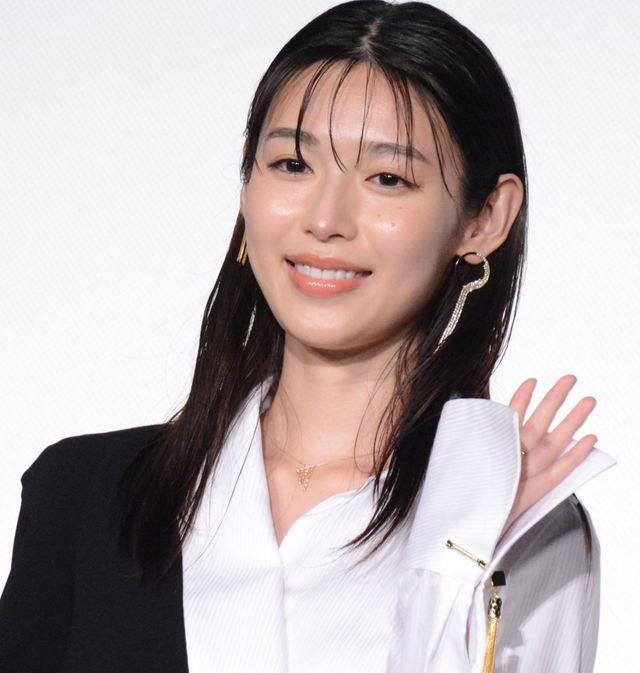 「殻を破れた感覚」と喜んだ白石聖