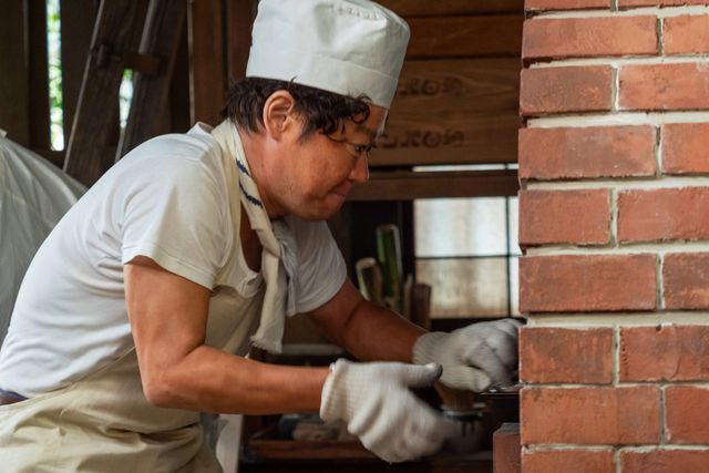 ヤムおんちゃん（阿部サダヲ）があんぱんを…朝ドラ「あんぱん」第12回：フォトギャラリー