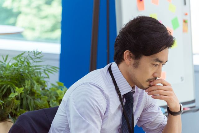 大谷亮平、山本美月をバックハグ！（2枚目）