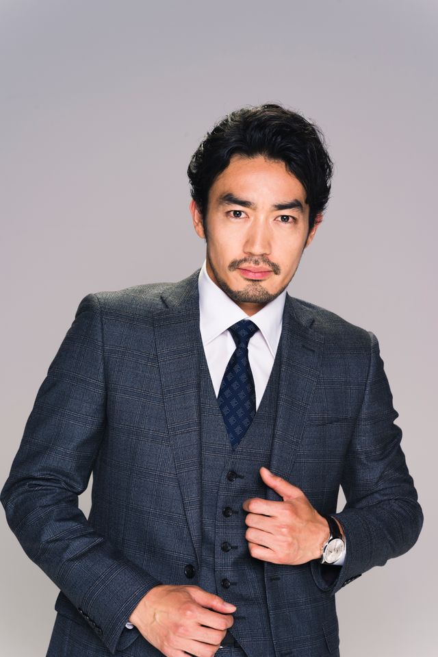 大谷亮平、山本美月をバックハグ！（4枚目）