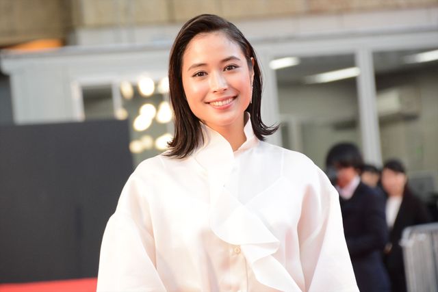 広瀬アリス、純白ドレス姿が美しすぎる！（2枚目）