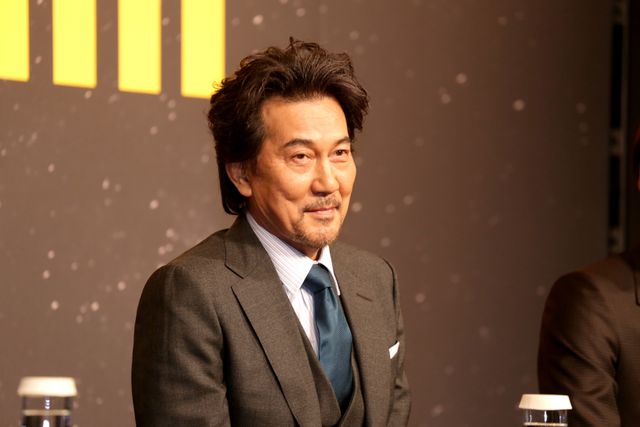 松坂桃李、江口洋介、役所広司らスーツ姿で男の魅力バクハツ！映画『孤狼の血』製作発表会見フォトギャラリー（7枚目）