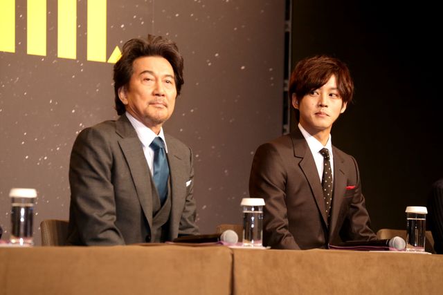 松坂桃李、江口洋介、役所広司らスーツ姿で男の魅力バクハツ！映画『孤狼の血』製作発表会見フォトギャラリー（8枚目）
