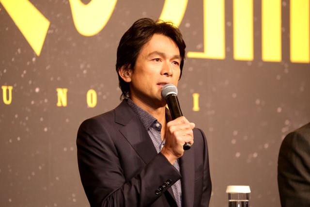 松坂桃李、江口洋介、役所広司らスーツ姿で男の魅力バクハツ！映画『孤狼の血』製作発表会見フォトギャラリー（9枚目）