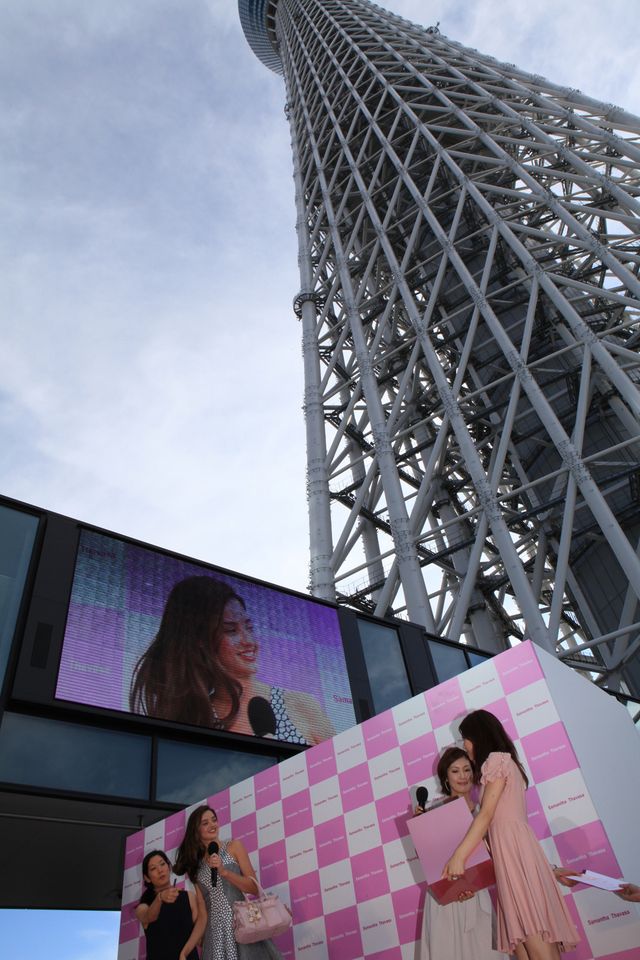 スーパーモデルのミランダ・カー　サマンサのバッグに「オムツ入れてます」 画像ギャラリー（8枚目）