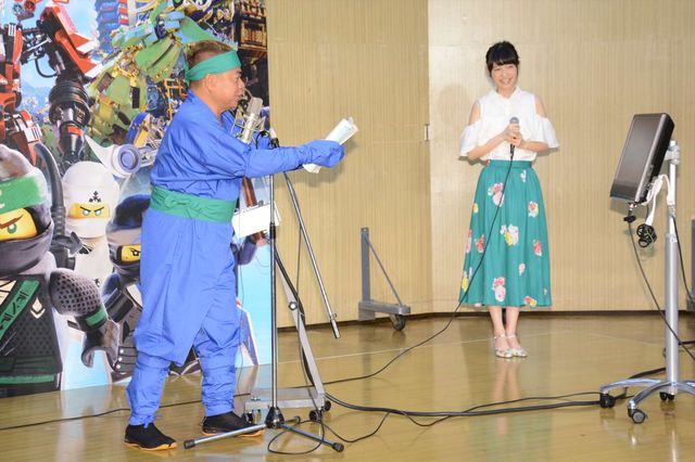 出川哲朗、なんか可愛いニンジャコスでアフレコ挑戦！『レゴ (R) ニンジャゴー　ザ・ムービー』イベント（9枚目）