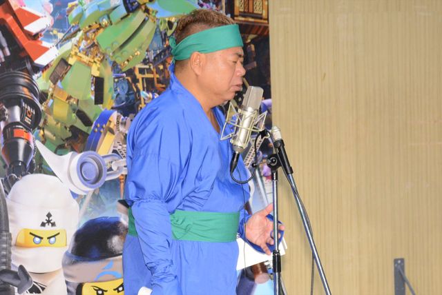 出川哲朗、なんか可愛いニンジャコスでアフレコ挑戦！『レゴ (R) ニンジャゴー　ザ・ムービー』イベント（10枚目）