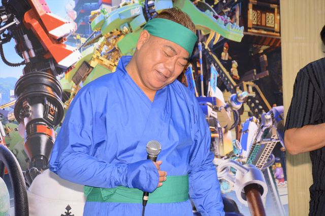 出川哲朗、なんか可愛いニンジャコスでアフレコ挑戦！『レゴ (R) ニンジャゴー　ザ・ムービー』イベント（12枚目）