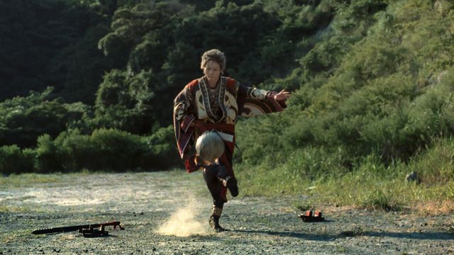 鬼ちゃんが全力熱唱！auの三太郎シリーズ新CM「時を超える声」編（2枚目）