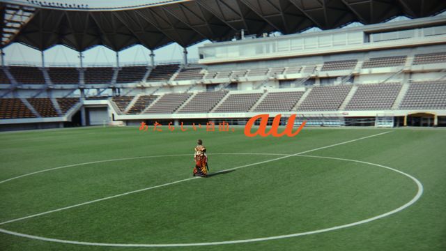 鬼ちゃんが全力熱唱！auの三太郎シリーズ新CM「時を超える声」編（7枚目）