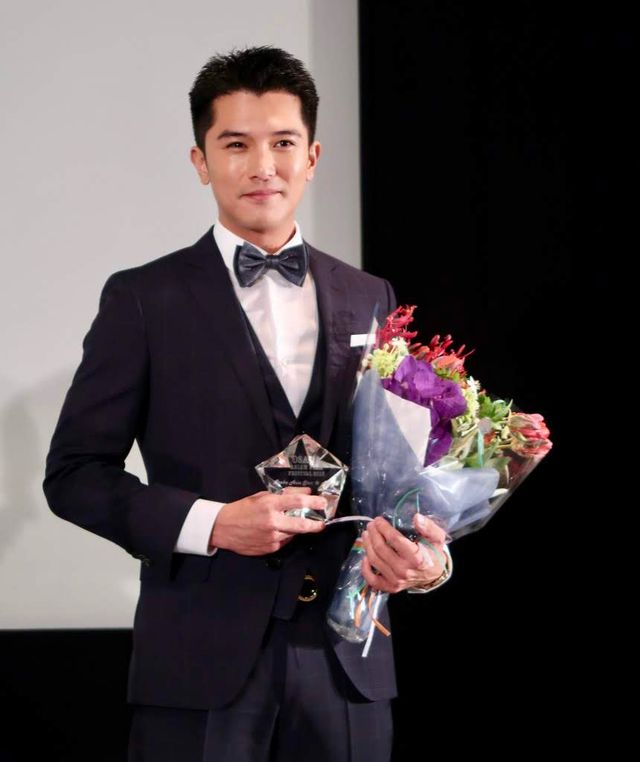 大阪アジアン映画祭でオーサカ Asia スター★アワードを受賞したロイ・チウ（11枚目）