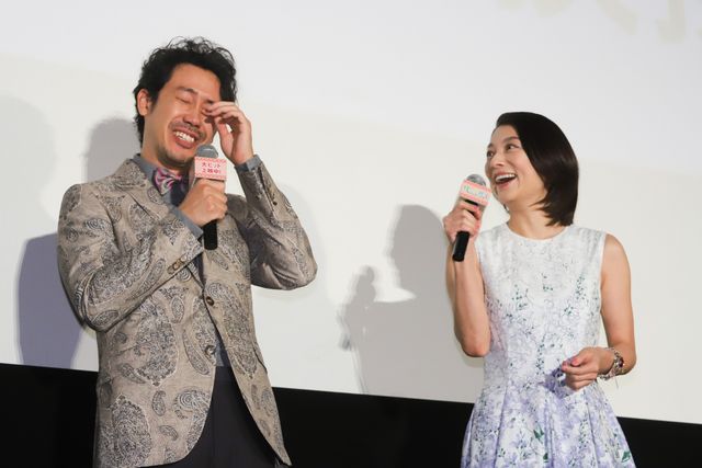 【11枚】大泉洋の泣きまね！小池栄子は爆笑！『グッドバイ～嘘からはじまる人生喜劇～』感謝御礼舞台あいさつ：フォトギャラリー