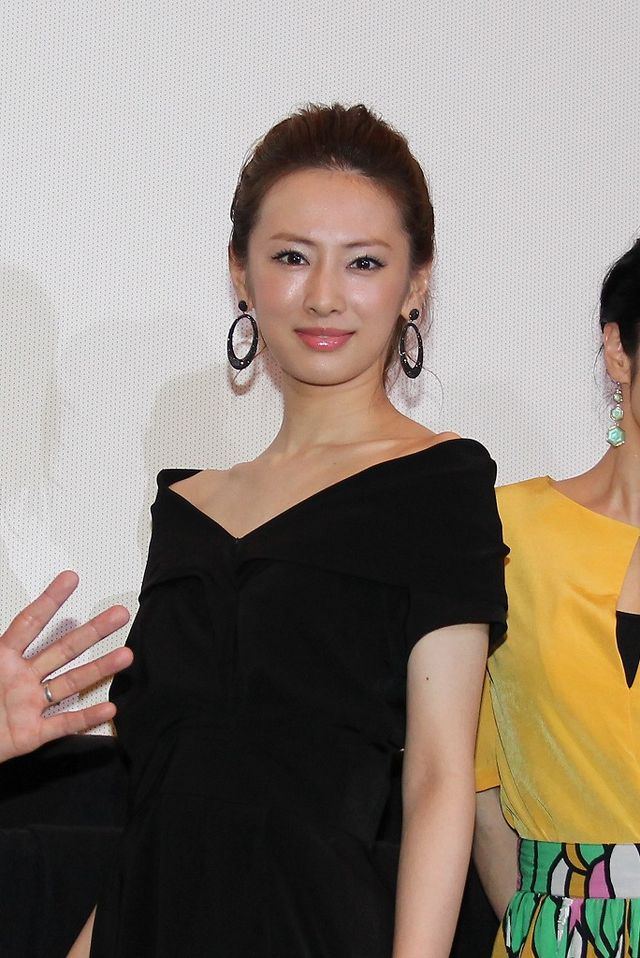 美しい…黒のドレス姿の北川景子フォトギャラリー（17枚目）