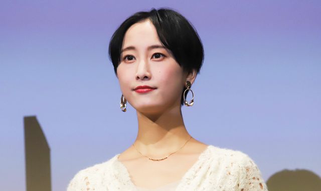 松井玲奈のショートヘア姿！『魔女見習いをさがして』舞台あいさつ：フォトギャラリー