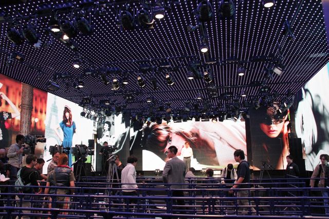 桐谷美玲、大人解禁な自分感激？　人生初のカレンダーBOOKでセクシー姿も披露！　画像ギャラリー（13枚目）