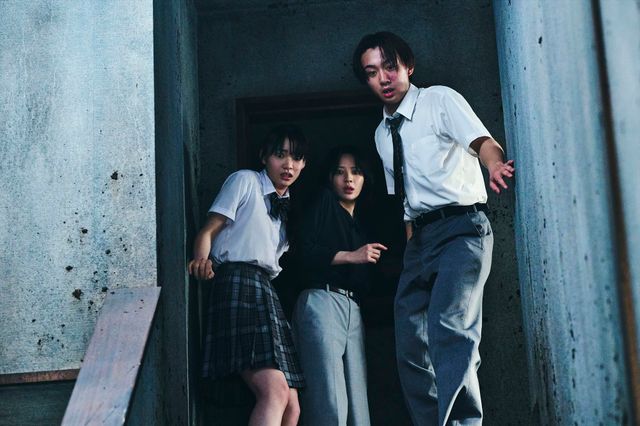 絶対やってはいけない遊び…清水崇監督×鎮西寿々歌（FRUITS ZIPPER）『だぁれかさんとアソぼ？』場面写真＜11枚＞：フォトギャラリー