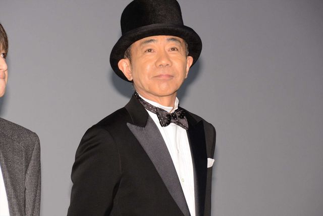 木梨憲武、最優秀新人CG男優賞のトロフィー手に笑顔！『いぬやしき』公開初日舞台あいさつ：フォトギャラリー