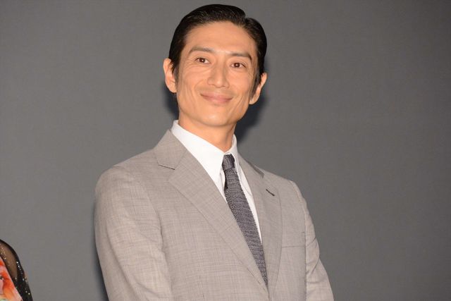 木梨憲武、最優秀新人CG男優賞のトロフィー手に笑顔！『いぬやしき』公開初日舞台あいさつ（3枚目）