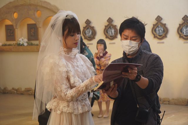 深キョンの美しすぎる花嫁姿！『劇場版　ルパンの娘』オフショット（2枚目）