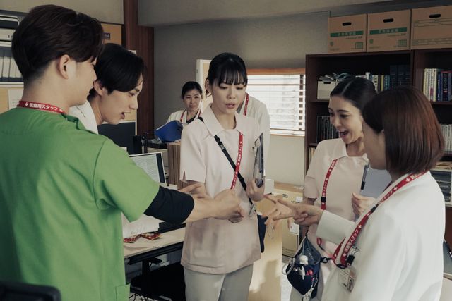 三瓶先生（若葉竜也）と大迫教授（井浦新）がバッチバチ！「アンメット」4話場面写真（12枚目）