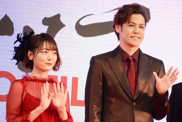 宮野真守＆花澤香菜、シックな装いで美しい…！（6枚目）