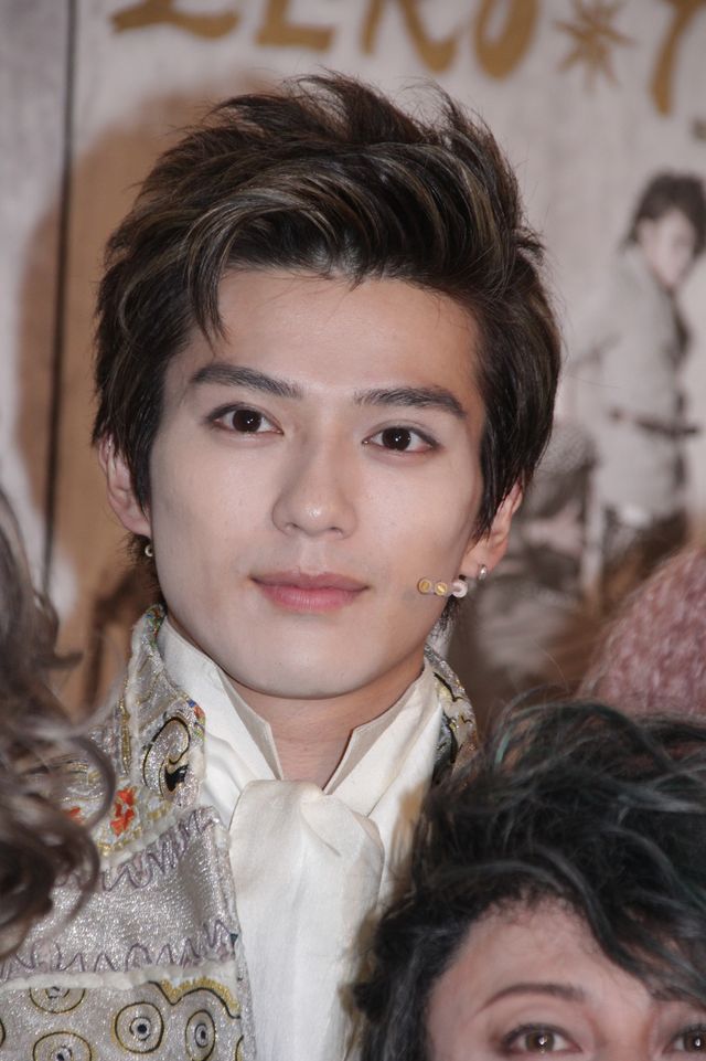 新田真剣佑、西川貴教と仲良しに！舞台「ZEROTOPIA（ゼロトピア）」（2枚目）