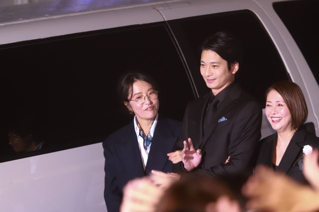 満島ひかり＆佐藤健、スターの輝き！Netflixシリーズ「First Love 初恋」配信記念プレミアイベント（14枚目）