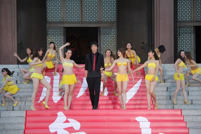 小栗ルパンが美女に囲まれウハウハ!?『ルパン三世』大ヒット祈願フォトギャラリー（12枚目）