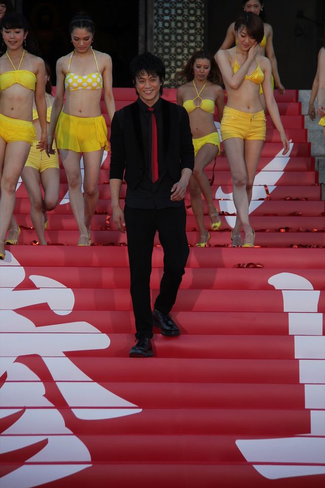 小栗ルパンが美女に囲まれウハウハ!?『ルパン三世』大ヒット祈願フォトギャラリー（19枚目）