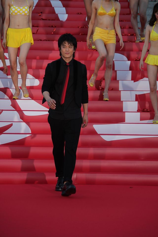 小栗ルパンが美女に囲まれウハウハ!?『ルパン三世』大ヒット祈願フォトギャラリー（20枚目）