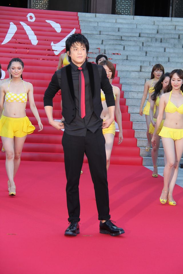 小栗ルパンが美女に囲まれウハウハ!?『ルパン三世』大ヒット祈願フォトギャラリー（21枚目）