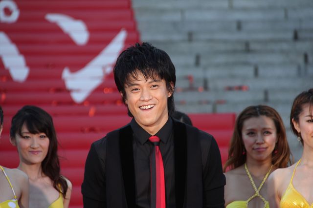 小栗ルパンが美女に囲まれウハウハ!?『ルパン三世』大ヒット祈願フォトギャラリー（23枚目）