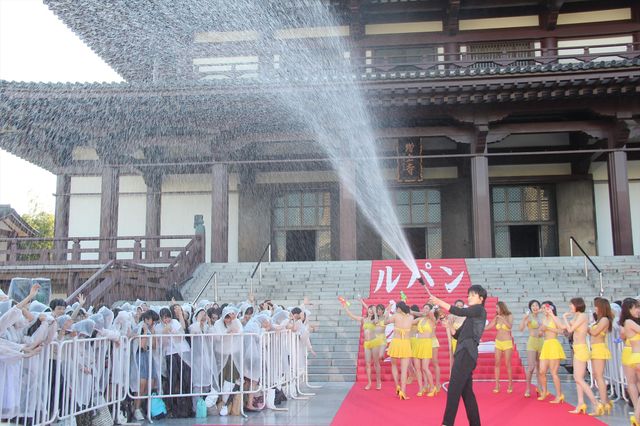 小栗ルパンが美女に囲まれウハウハ!?『ルパン三世』大ヒット祈願フォトギャラリー（32枚目）