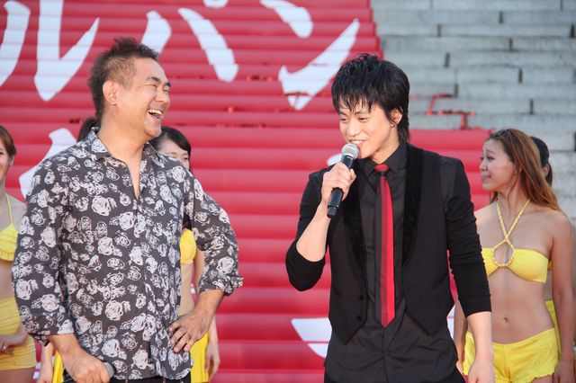 小栗ルパンが美女に囲まれウハウハ!?『ルパン三世』大ヒット祈願フォトギャラリー（34枚目）