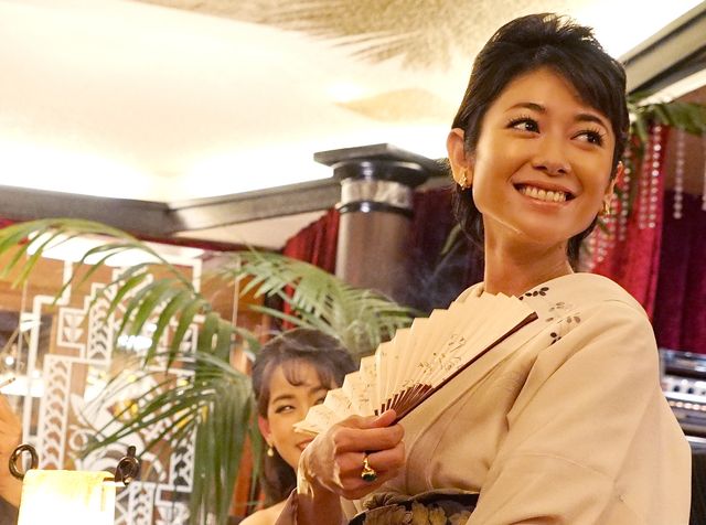 美しい真木よう子『孤狼の血』場面写真（3枚目）