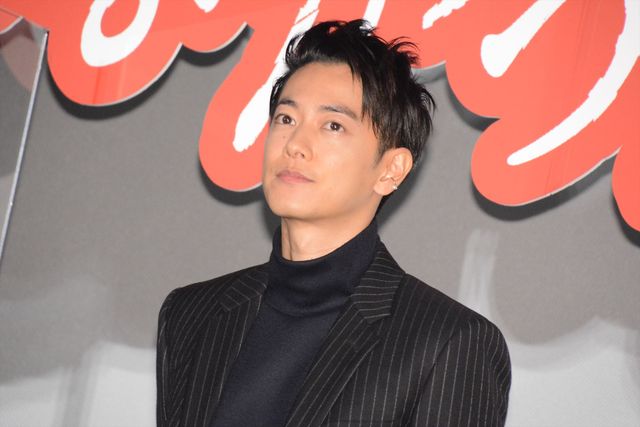 佐藤健＆清原果耶のステキな黒スタイル！『護られなかった者たちへ』大ヒット御礼舞台あいさつ：フォトギャラリー